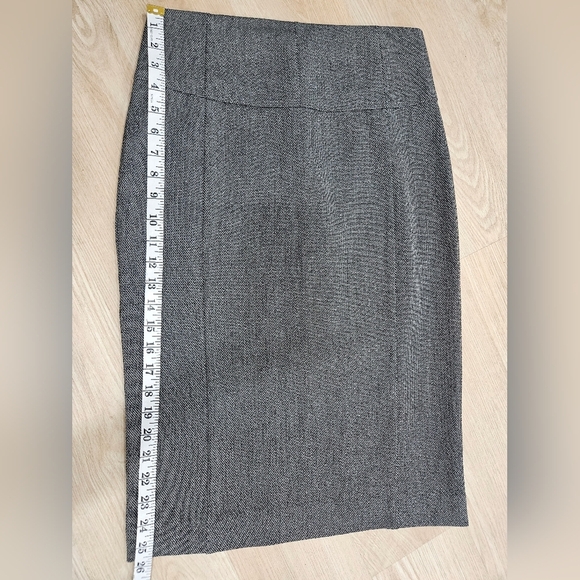 Express Women's Knee-Length Pencil Skirt Gray, Size 4, Business Casual, Lined - Picture 8 of 9